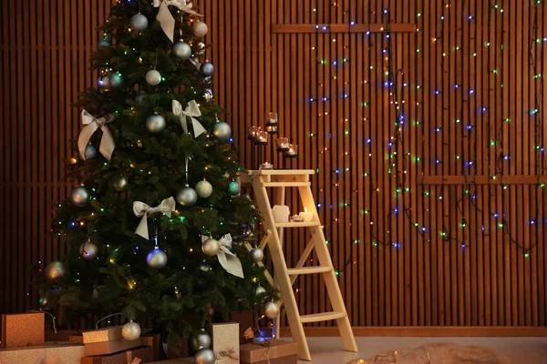 Stylish Room Interior Decorated Christmas Tree — Stock Photo, Image