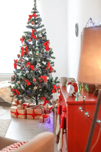 Sala Estar Elegante Decorada Para Natal Interior Festivo — Fotografia de Stock