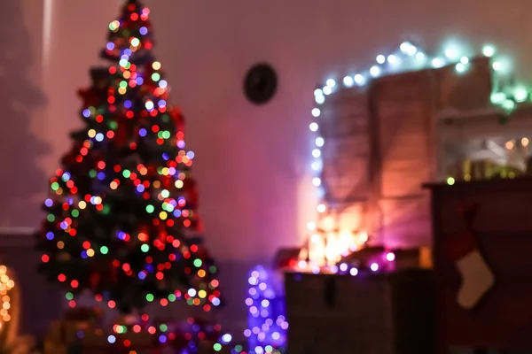 Vista Borrosa Del Elegante Interior Sala Estar Con Luces Navidad — Foto de Stock