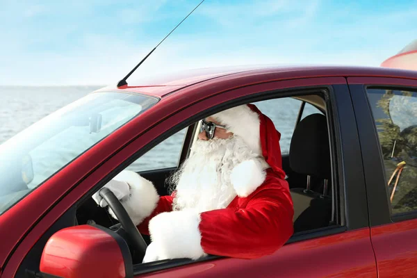 Authentic Santa Claus Sunglasses Driving Car View — Stock Photo, Image
