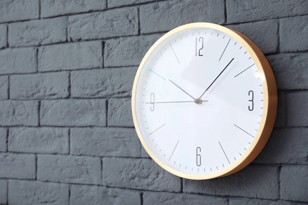 Horloge Moderne Sur Mur Briques Concept Temps — Photo