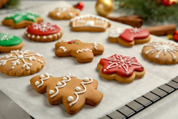 Sabrosas Galletas Caseras Navidad Papel Pergamino —  Fotos de Stock