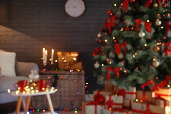 Vista Offuscata Interni Camera Elegante Con Albero Natale Decorato — Foto Stock