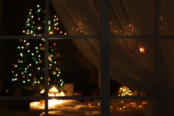 Vista Borrosa Del Elegante Interior Sala Estar Con Luces Navidad — Foto de Stock