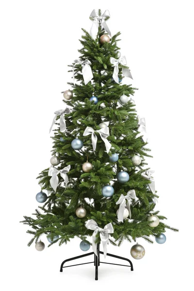 在白色背景上装饰精美的圣诞树 — 图库照片