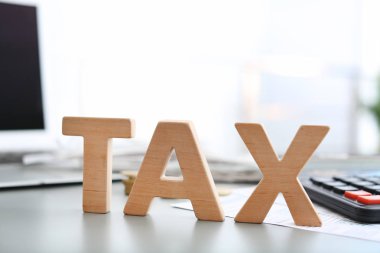 Tablo arka plan bulanık karşı Word vergi