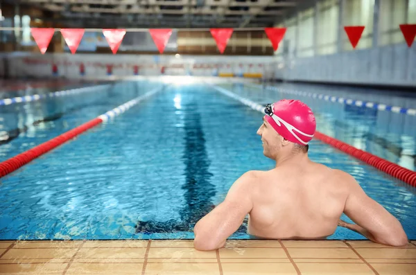 Junger Sportler Schwimmbad — Stockfoto