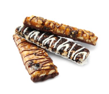 Beyaz arka plan üzerinde farklı Tahıl tahıl barlar. Sağlıklı snack