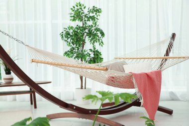 Güzel oda içi rahat hamak
