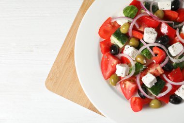 Tablo, closeup lezzetli salata ile plaka