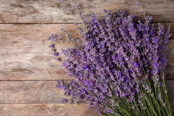 Flores Lavanda Sobre Fondo Madera Vista Superior —  Fotos de Stock