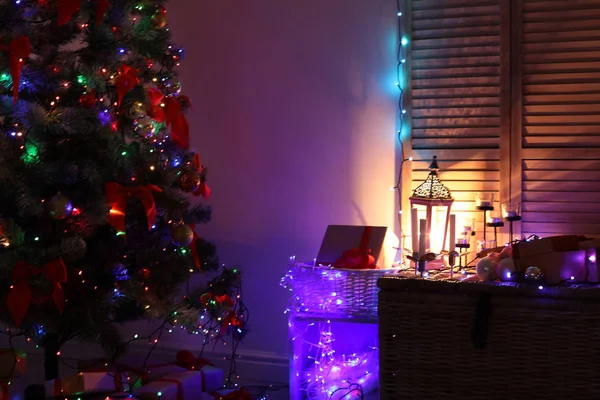 전등과 크리스마스 인테리어 — 스톡 사진