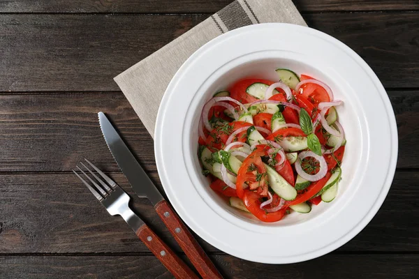 Teller Mit Köstlichem Frischen Salat Auf Dem Tisch Draufsicht — Stockfoto