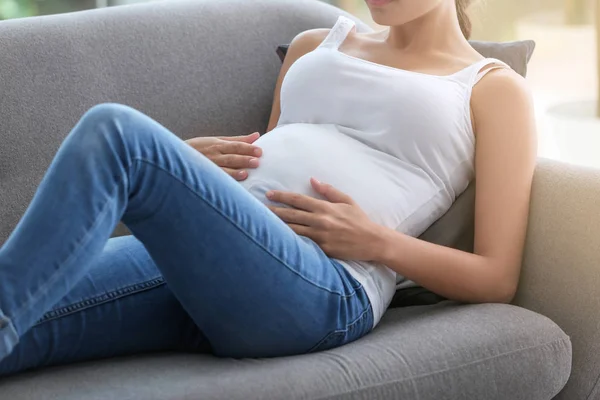 Jonge Zwangere Vrouw Thuis Gynaecologie — Stockfoto
