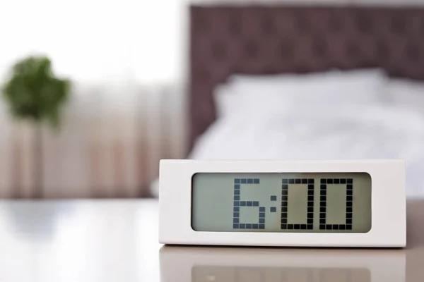 Ceas Deșteptător Digital Masă Dormitor Timpul Trezeşti — Fotografie, imagine de stoc
