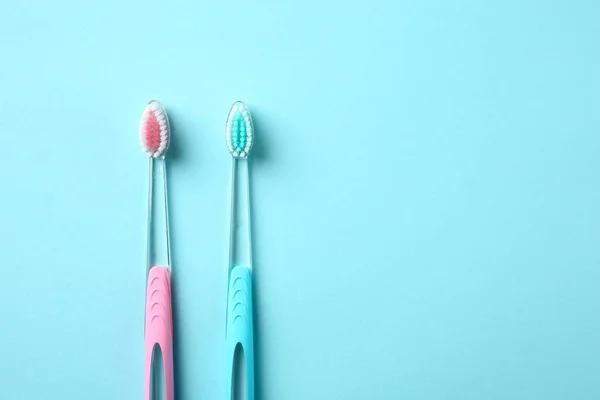Handzahnbürsten Auf Farbigem Hintergrund Zahnpflege — Stockfoto