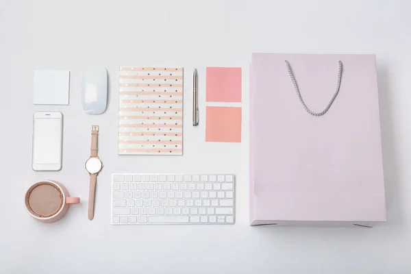 Stylish Flat Lay Composition Shopping Bag White Background — Stock Photo, Image