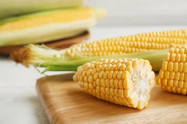 Tasty Sweet Corn Cobs Wooden Board Closeup — Stock Photo, Image