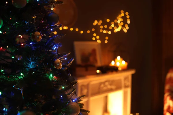 Albero Natale Con Arredamento Elegante Soggiorno Interno Notte — Foto Stock