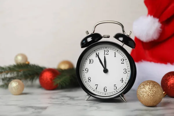 Alarm Clock Festive Decor Table Christmas Countdown — Stock Photo, Image