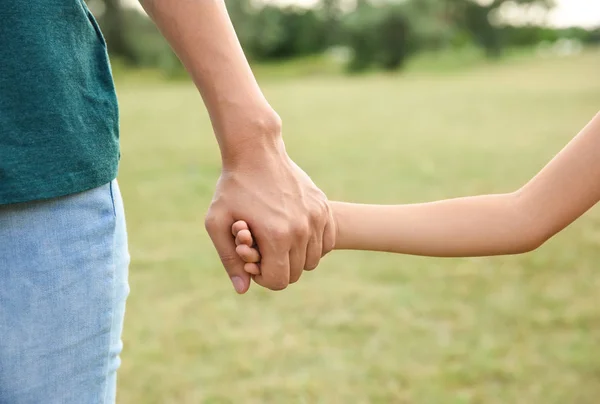 Woman Holding Hands Her Child Outdoors Closeup Happy Family — Stock Photo, Image