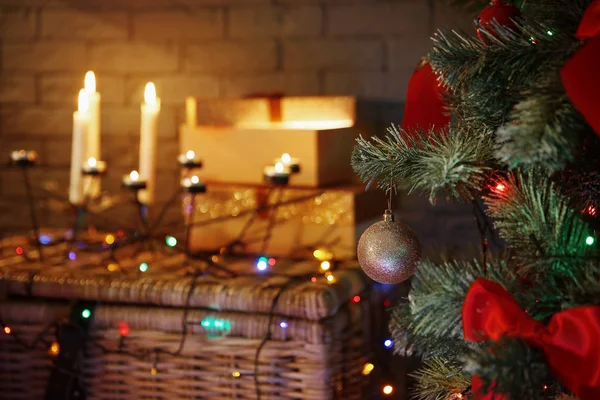 Vánoční Stromeček Překrásnou Výzdobu Interiéru Closeup Stylový Prvek Interiéru — Stock fotografie