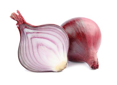 beyaz zemin üzerine olgun kırmızı soğan