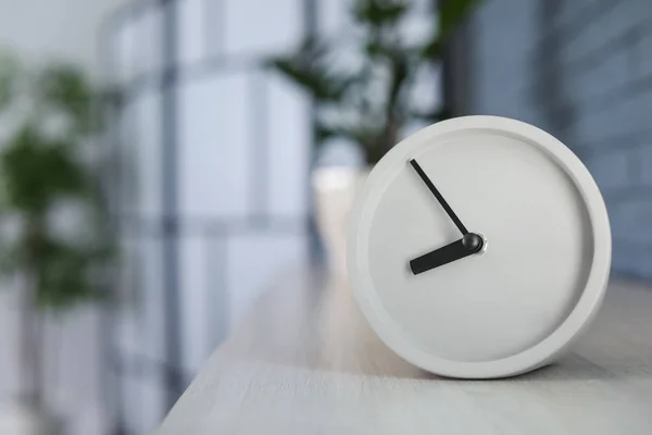 Reloj Despertador Analógico Mesa Casa Hora Del Día — Foto de Stock