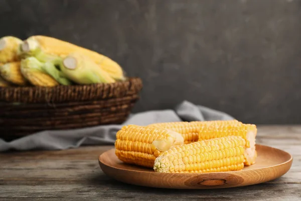 Plate Tasty Sweet Corn Wooden Table — Stock Photo, Image