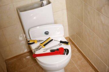 Tuvalet koltuk kapağı kapalı araçlarda farklı tesisatçı 's