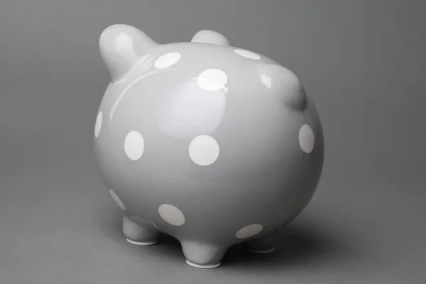 Schattig Piggy Bank Grijze Achtergrond — Stockfoto