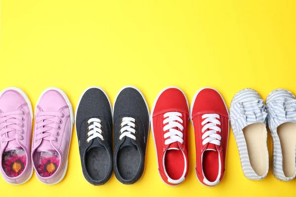 Flat Lay Composition Stylish New Shoes Color Background — Stock Photo, Image