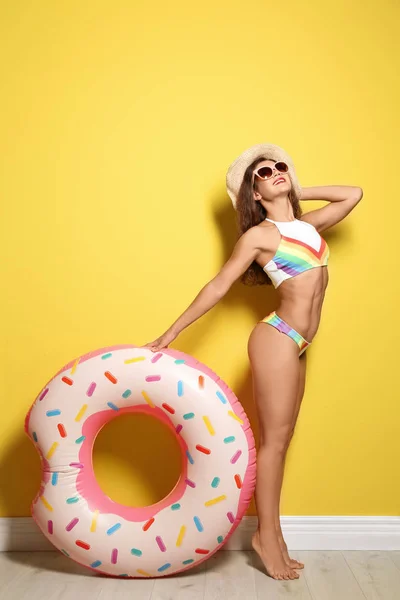 Beautiful Young Woman Inflatable Ring Color Wall — Stock Photo, Image