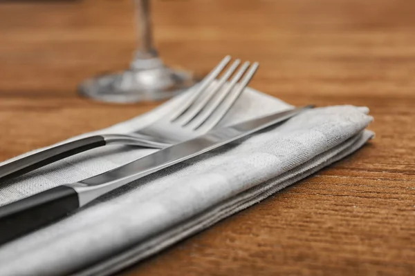 Besteck Und Serviette Auf Holzgrund Nahsicht Tischdekoration — Stockfoto