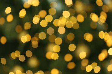 Parlak Noel ışıkları bulanık görünümü arka plan olarak. Şenlikli ruh hali