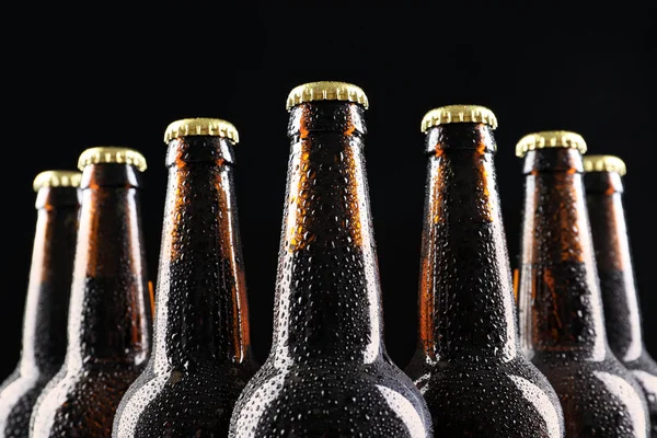 Muitas Garrafas Cerveja Fundo Escuro — Fotografia de Stock