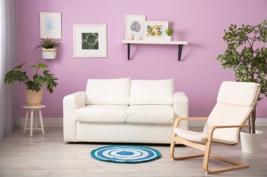 Şık oda içi rahat beyaz kanepe
