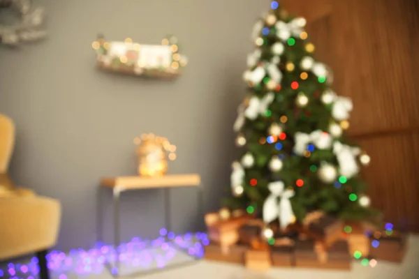 Vista Sfocata Della Camera Con Bellissimo Albero Natale — Foto Stock