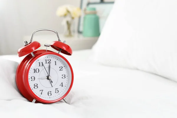 Reloj Despertador Cama Hora Despertar — Foto de Stock