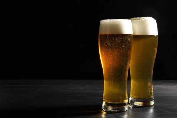 Glasses Cold Tasty Beer Dark Background — Stock Photo, Image