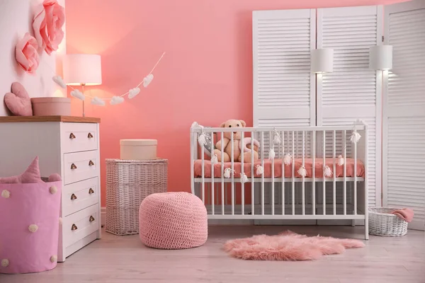 Quarto Bebê Interior Com Decorações Berço Confortável — Fotografia de Stock