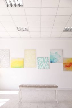 Sanat Galerisi'ndeki sergi, tezgah
