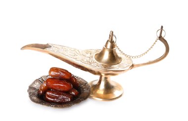 Aladdin lambayı ve tarihleri, üzerinde beyaz izole