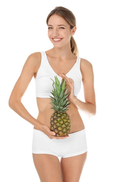 Glückliche Schlanke Frau Unterwäsche Mit Ananas Auf Weißem Hintergrund Diät — Stockfoto