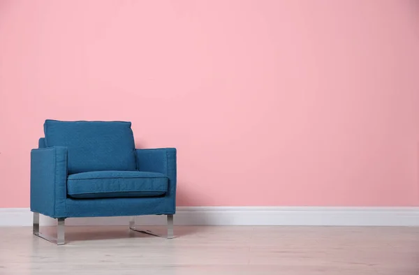 Fauteuil Confortable Près Mur Couleur Élément Intérieur Moderne — Photo