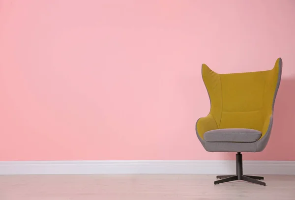 Fauteuil Confortable Près Mur Couleur Élément Intérieur Moderne — Photo