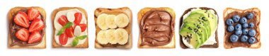 Tost ekmeği ve beyaz arka plan, üstten görünüm üzerinde farklı Topingler ile ayarla