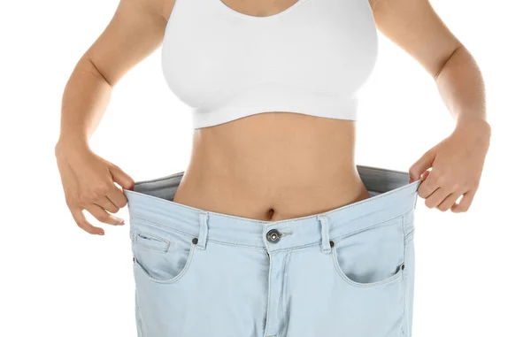 Jeune Femme Pantalon Oversize Sur Fond Blanc Une Alimentation Saine — Photo