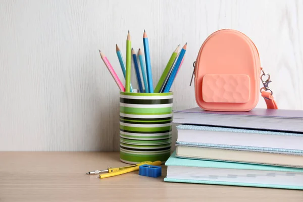 Verschiedene Papeterie Auf Holztisch Zurück Zur Schule — Stockfoto