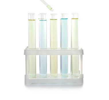 Reaktif laboratuvar örnek ile test tüp içine damlayan. Kimyasal analiz